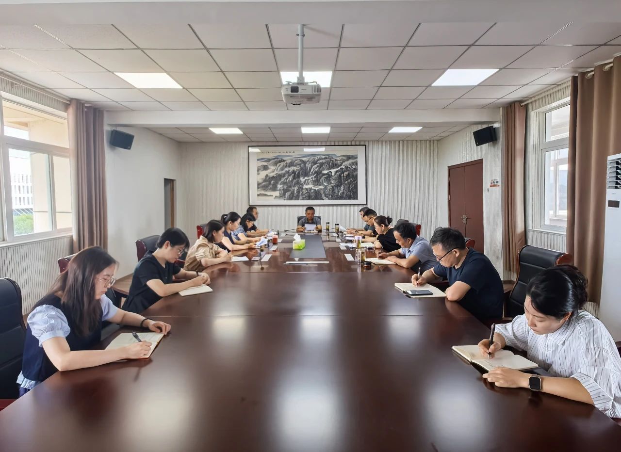 休宁县检察院召开党组理论学习中心组（扩大）学习会